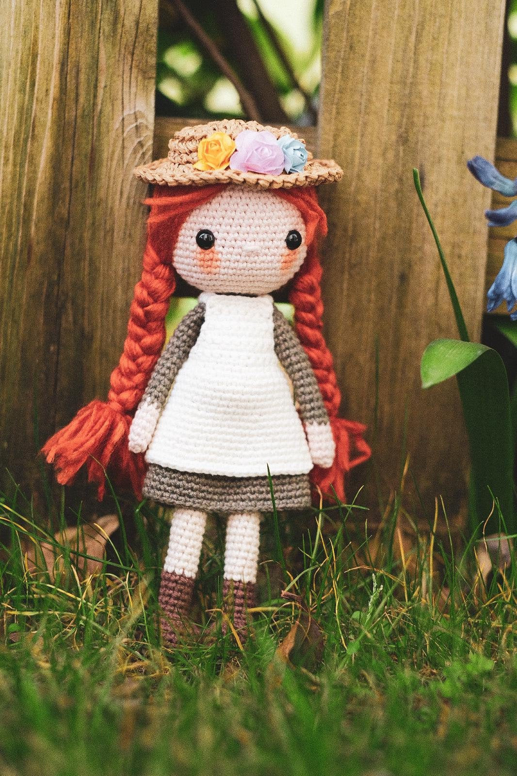 Miss ANNE Shirley of Green Gables With An E - Traditional handmade doll - Canadian girl gift - Unique crochet - Miniature story friend